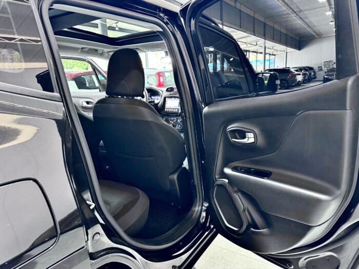 Jeep Renegade 1.6 MJT 120CV DDCT Black Edition - immagine 2