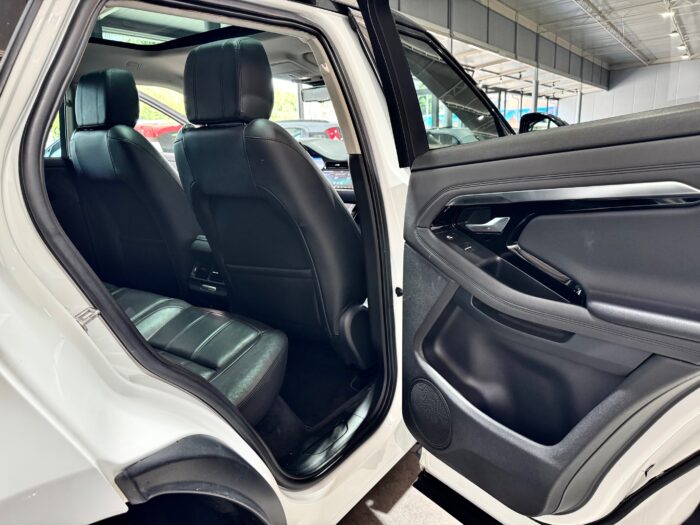 Land Rover Range Rover Evoque 2.0d 180CV i4 Mhev R-Dynamic SE - immagine 3