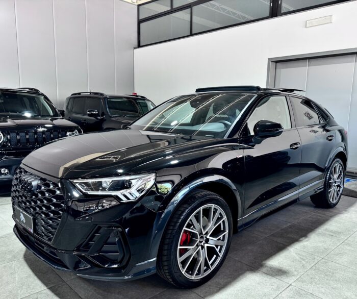 Audi Q3 40 2.0 TDI 193CV Quattro S-Line Identity Black - immagine 4