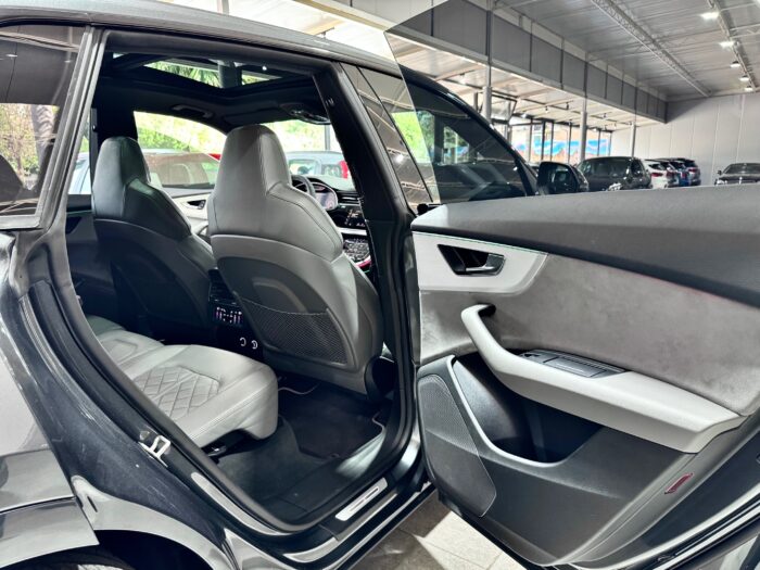 Audi Q8 50 3.0 TDI 286CV Mhev Quattro Tiptronic S-Line - immagine 2