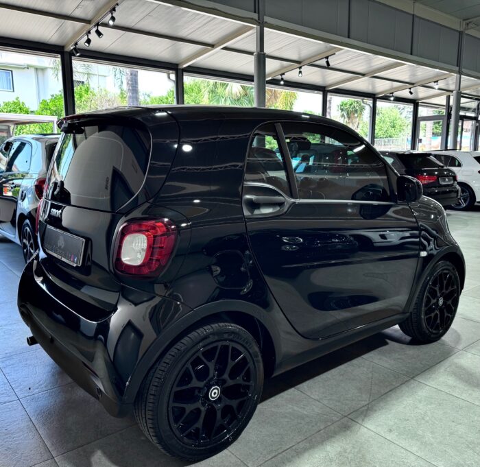Smart Fortwo 0.9 90CV Twinamic Prime JBL - immagine 8