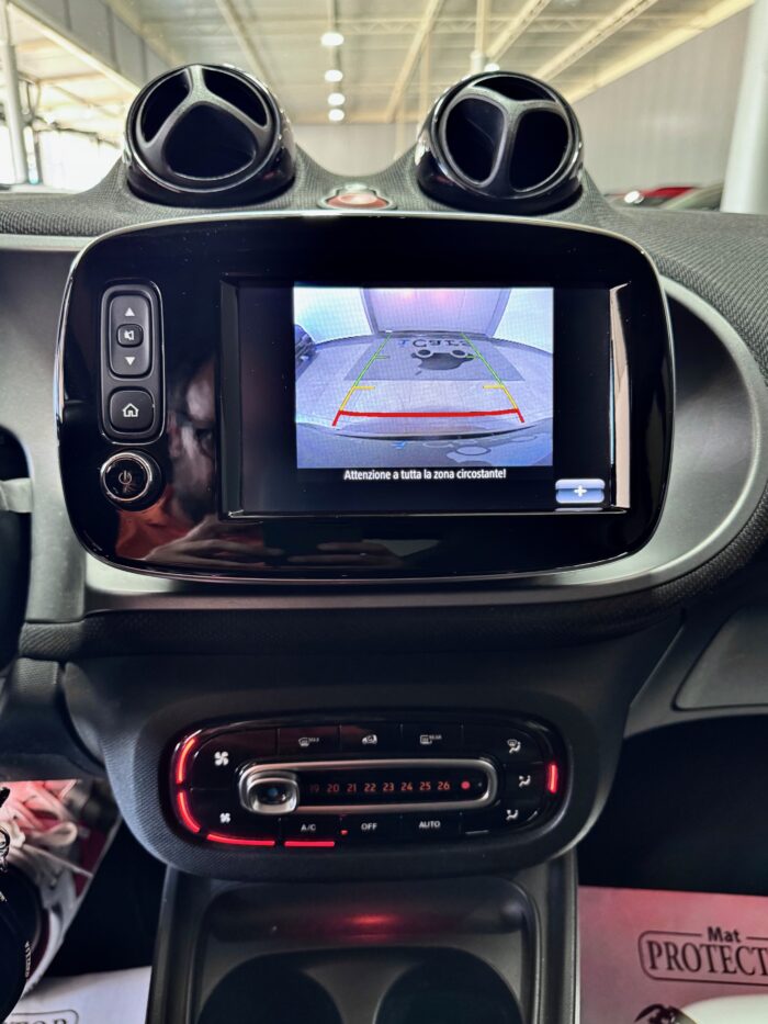 Smart Fortwo 0.9 90CV Twinamic Prime JBL - immagine 10