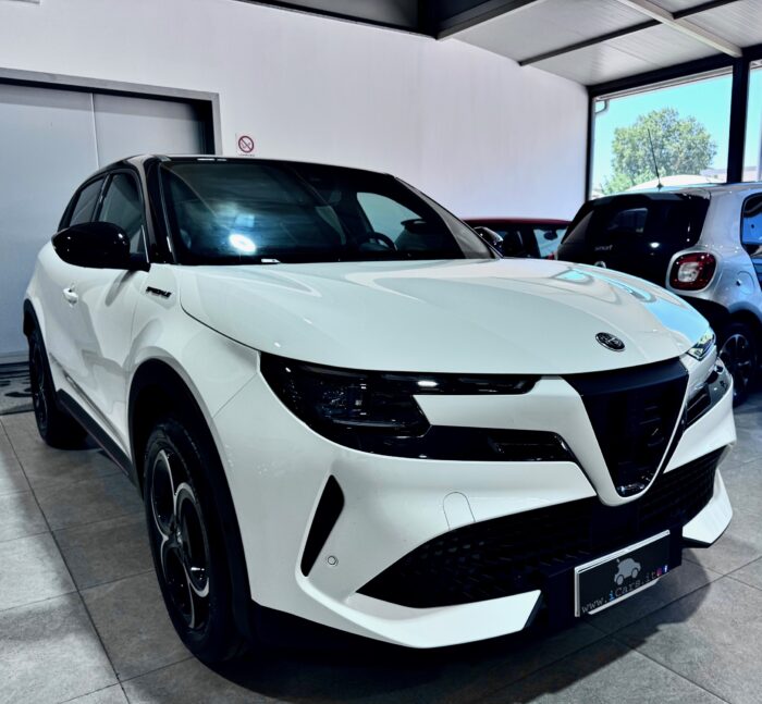 Alfa Romeo Junior 1.2 136CV Hybrid EDCT6 Speciale Pack Sport - immagine 16