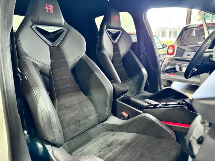 Alfa Romeo Junior 1.2 136CV Hybrid EDCT6 Speciale Pack Sport - immagine 4