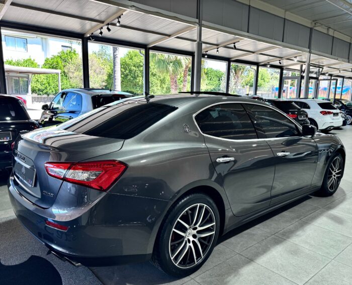 Maserati Ghibli 3.0 V6 410CV Q4 S - immagine 10